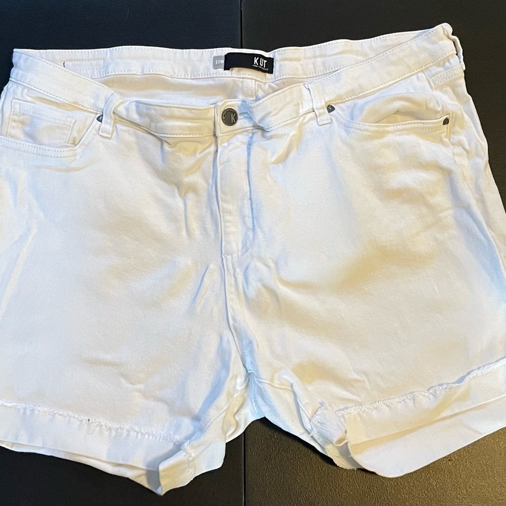 💜 Kut from the Kloth Lonnie High Rise Denim Boyfriend Shorts